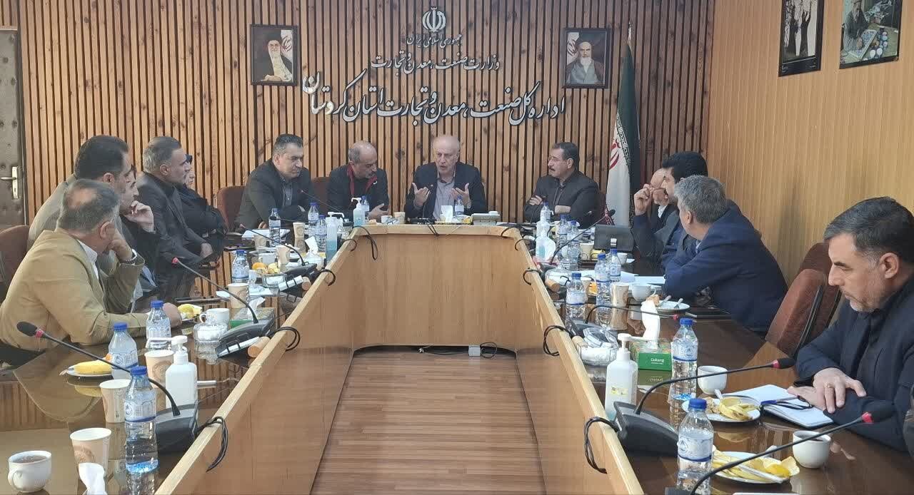 خلیقی: اتحادیه‌های سنندج در راستای ساماندهی اصناف به ۱۹ مورد کاهش یافت