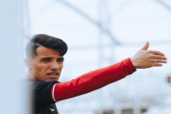 خمز بسیار سخت گیر است/ مبلغ رضایتنامه مانع از حضورم دراستقلال شد