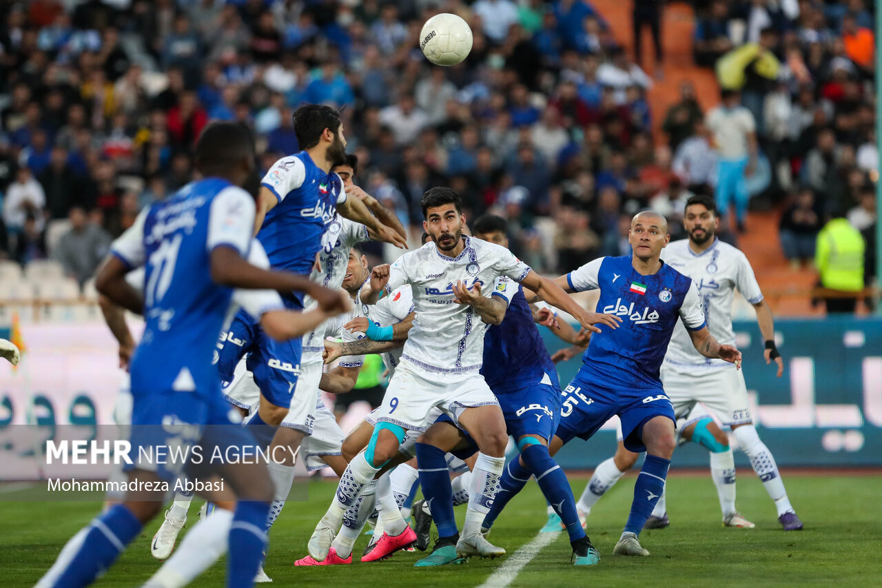 خوش شانسی شاگردان ساپینتو/ بازیهای سخت استقلال هنوز شروعنشده است