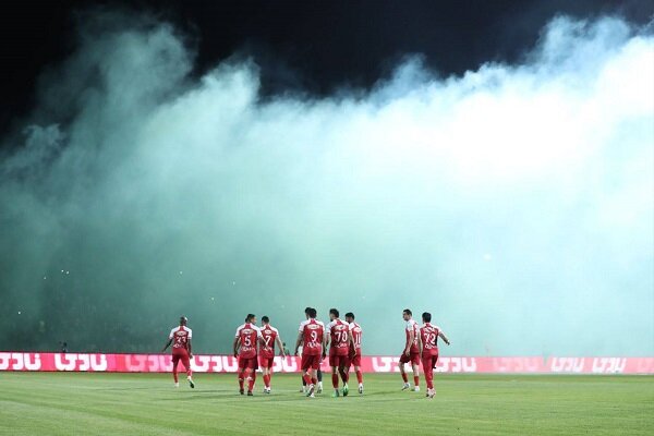 خوشحالم بازیکنان جوان عصای دست پرسپولیس هستند/ شنل قهرمان
سرخ است