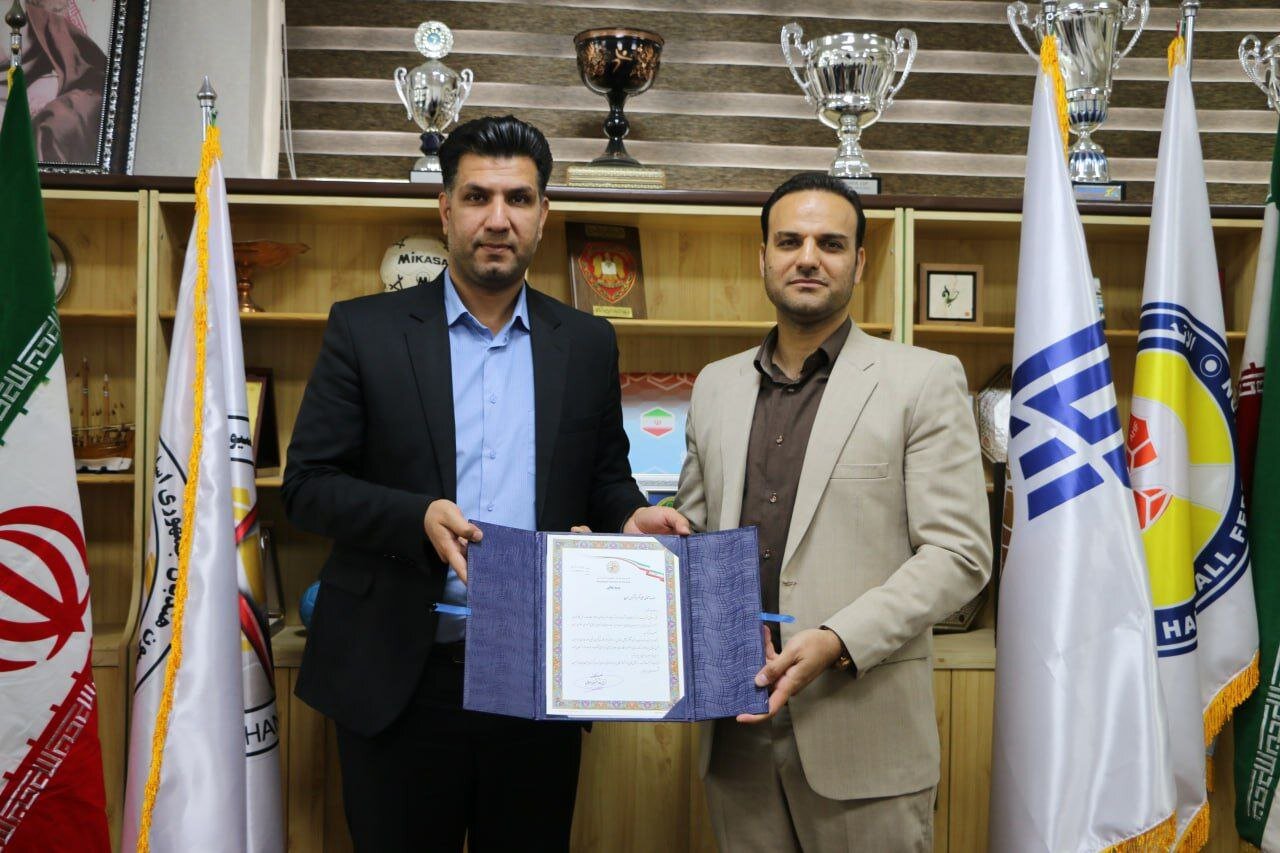 خوشنویس سرپرست دبیری فدراسیون هندبال شد