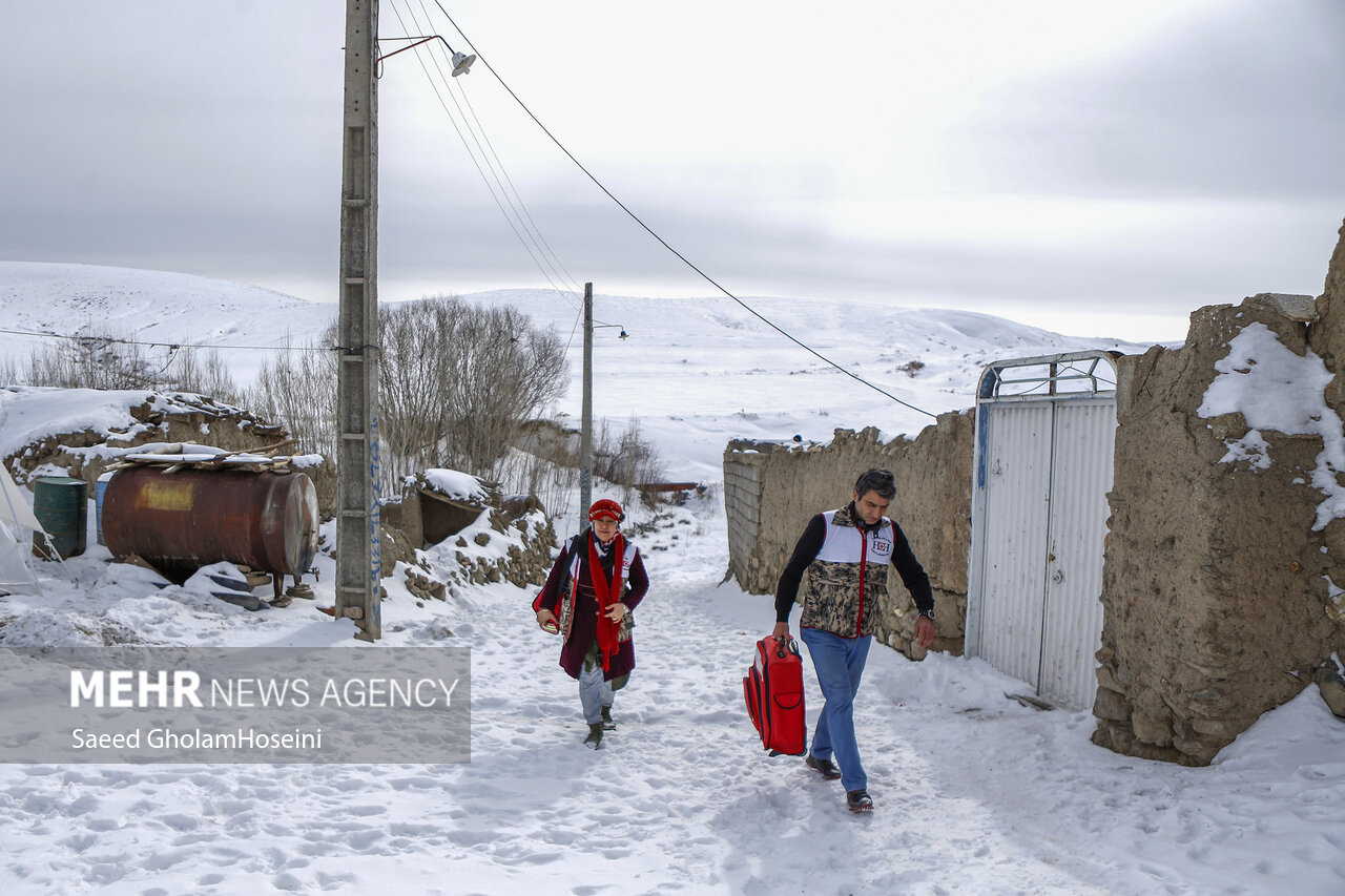 خیلی دور، خیلی نزدیک