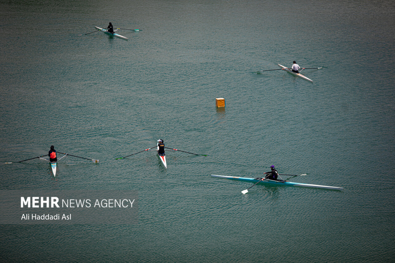 دانشگاه آزاد قهرمان لیگ روئینگ زنان ایران شد