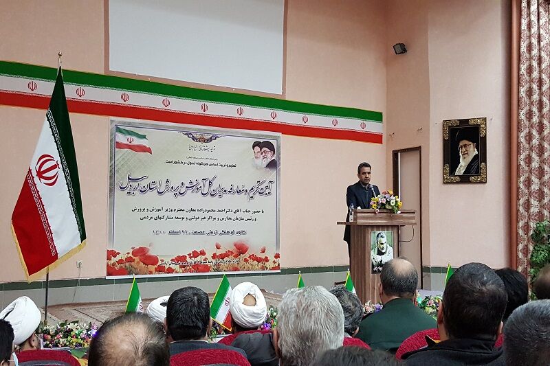 دانشآموزان باید در تراز انقلاب اسلامی و تمدنسازی تربیت شوند