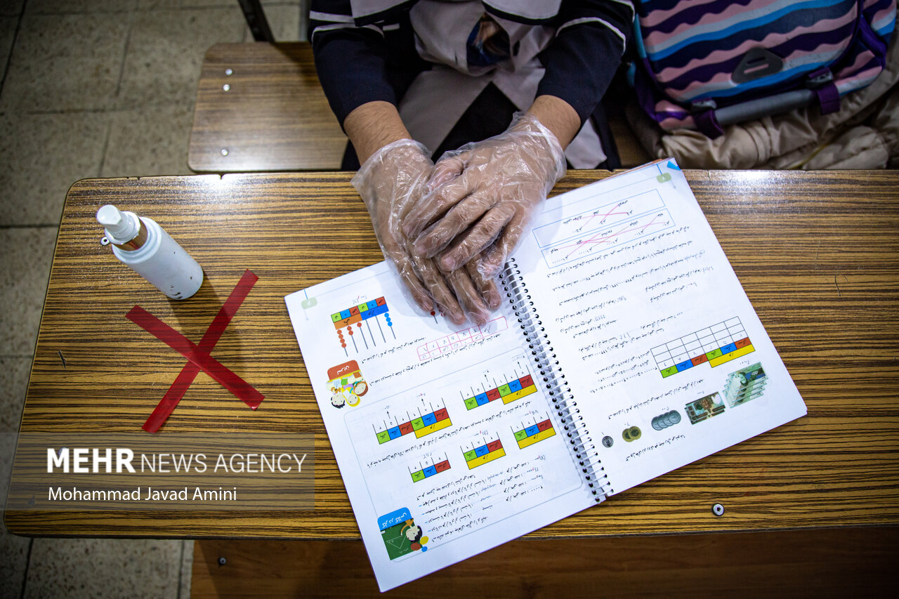دانشآموزان هر روز هنگام ورود به مدرسه باید غربالگری شوند