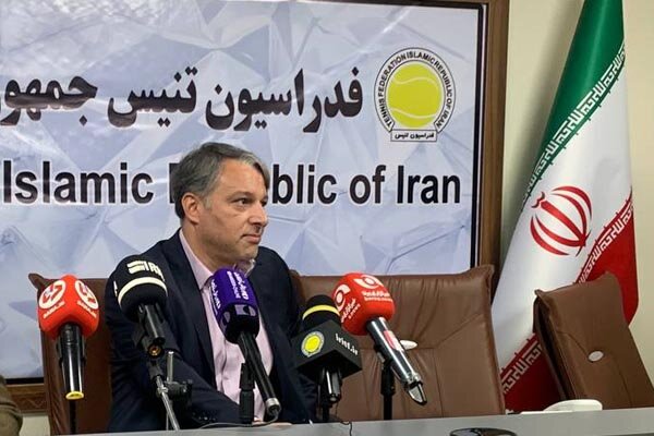 داود عزیزی: تنیس از حق میزبانی خود در دیویس کاپ کوتاه نمی‌آید