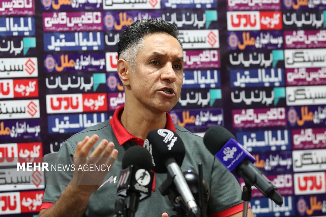 داور بازی را از ریتم انداخت / حامد لک ۳ بار خودش را زمین انداخت