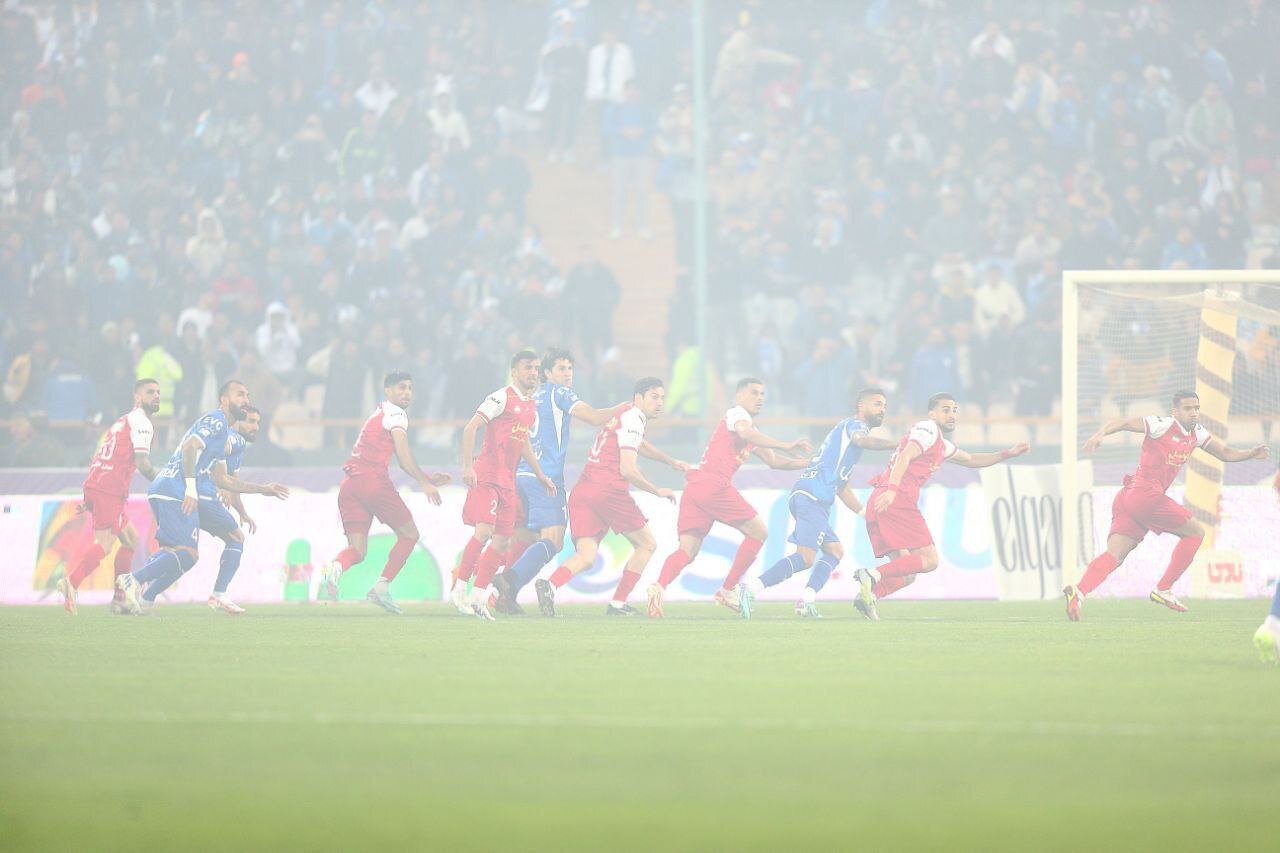 داور میخواست از فشار استقلالیها خارج شود/ پرسپولیس لطمه بدی دید