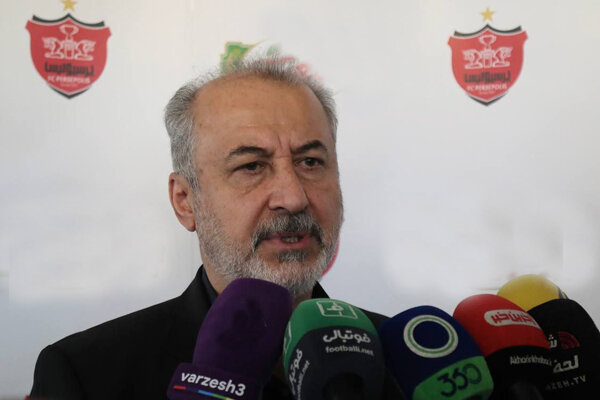 داور یک پنالتی برای ما نگرفت/ بازیکنان تعصب پرسپولیس را میکشند