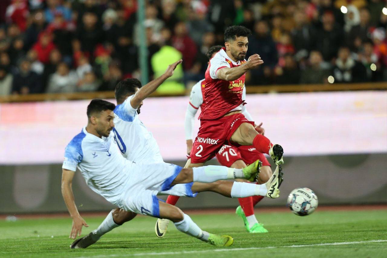 داور یک پنالتی را برای ملوان نگرفت/ گل پرسپولیس آفسایدبود