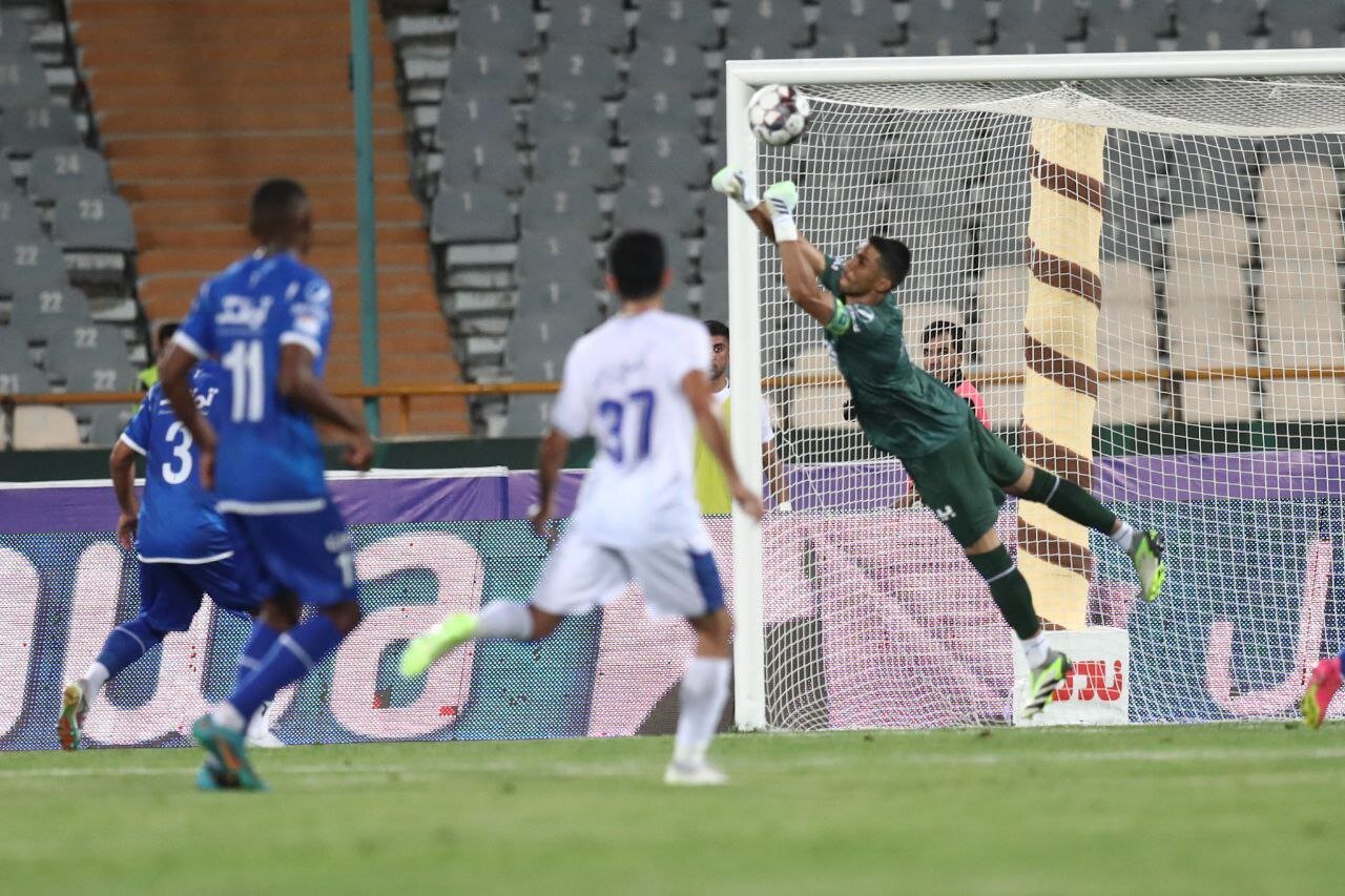 داوران دیدار با استقلال هماهنگ نبودند/ غفلت کردیم و گل خوردیم