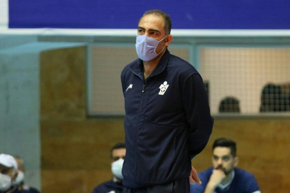 داورزنی شهامت استعفا داشته باشد/ والیبال ایران را نابود کردند