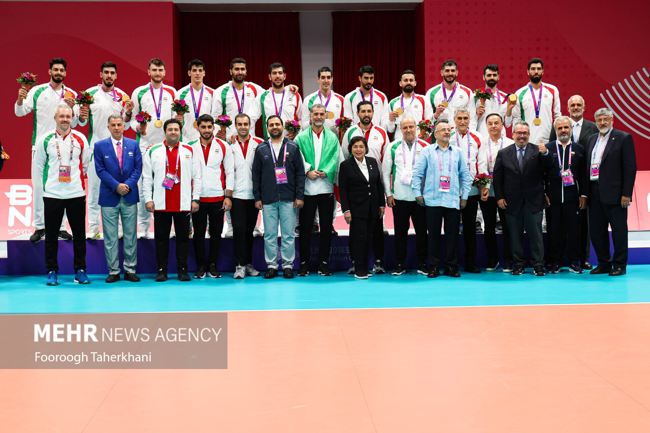 داورزنی: همچنان به دنبال تحقق آرمان‌های المپیکی والیبال هستیم