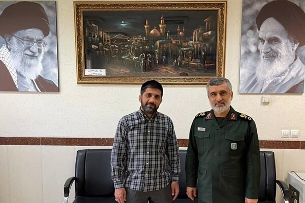 دبیر: خطر منافقان بیشتر از دشمنان خارجی است؛ راهی جز قوی شدن نداریم