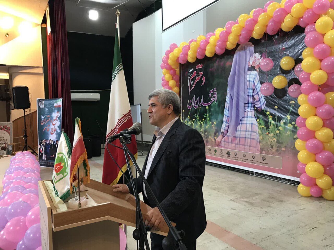 دختران جامعه پایبند ارزش‌های اسلامی باشند
