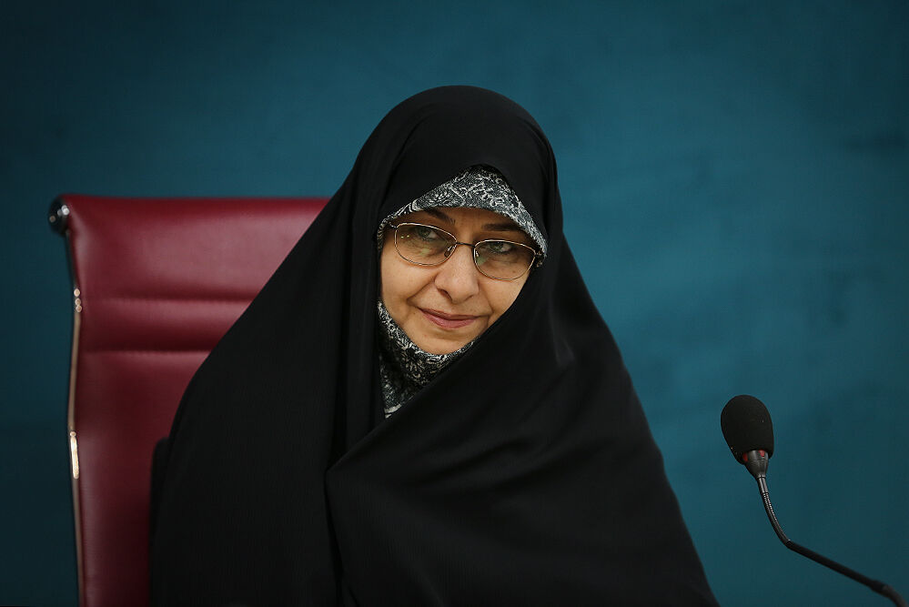 دختران را در برابر مشکلات پیشرو حمایت میکنیم/تصویب آییننامه حمایت از نخبگان