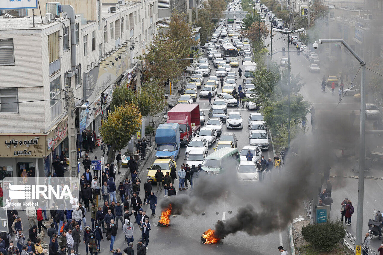 در اوضاع آرام به فکر کاهش هزینه اعتراض‌ها باشیم