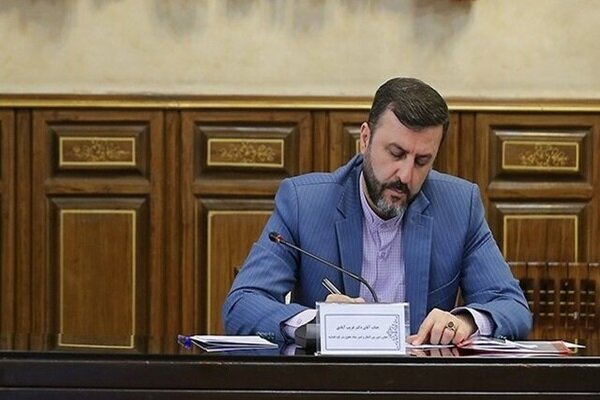 در عصر ارتباطات رسالت خبرنگاران در ارتقای افکار عمومی سنگین
است