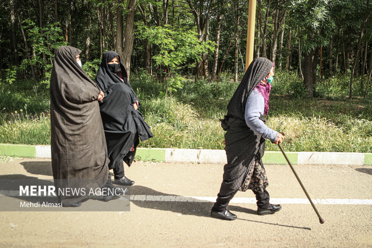 در لبه پرتگاه سیاه چاله جمعیتی ایستاده ایم