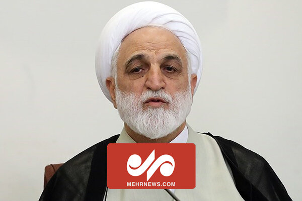 در مرتبه عادی باید نسبت به همه افراد حسن ظن داشته باشیم‌