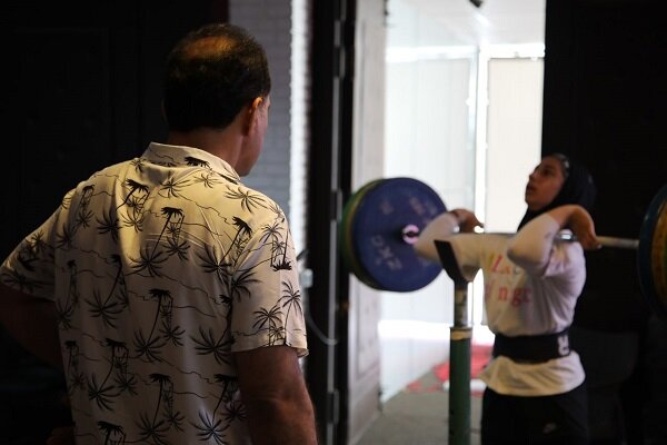 در وزنهبرداری بانوان گلخانهای عمل میکنیم/اعزام ۵نفر به هانگژو