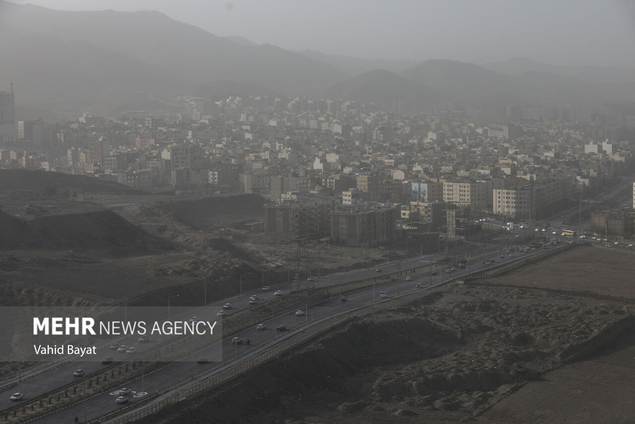 در پدیده گرد و غبار باید به راهکارهای عملی و میدانی توجه شود