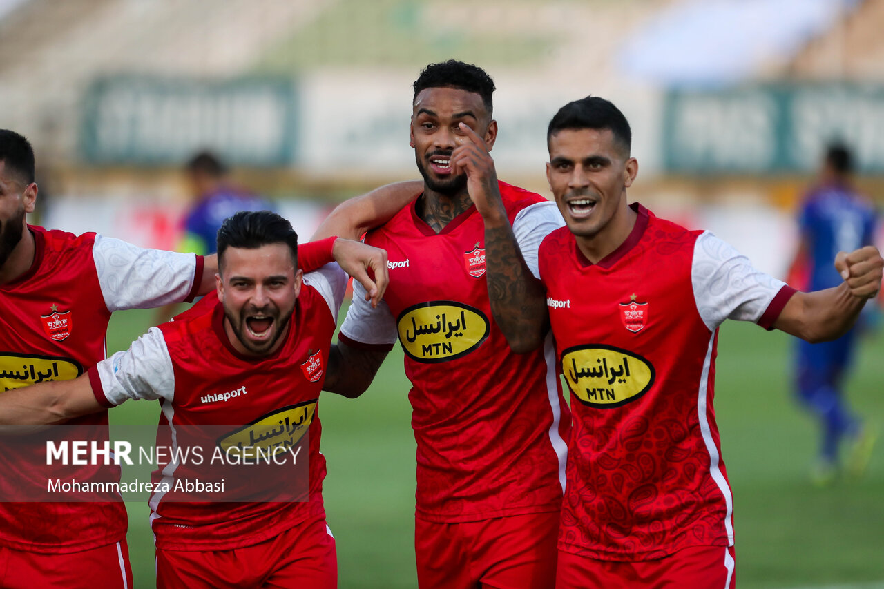 درخشش پرسپولیس در صدر با ستاره هلندی/ مسجدسلیمان بازنده سریلند