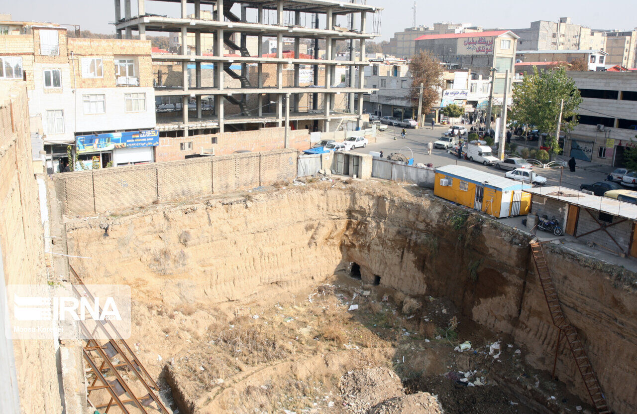 درصورت بی توجهی به اخطارها نسبت به قطع انشعابات و پلمپ ساختمان های ناایمن اقدام می کنیم