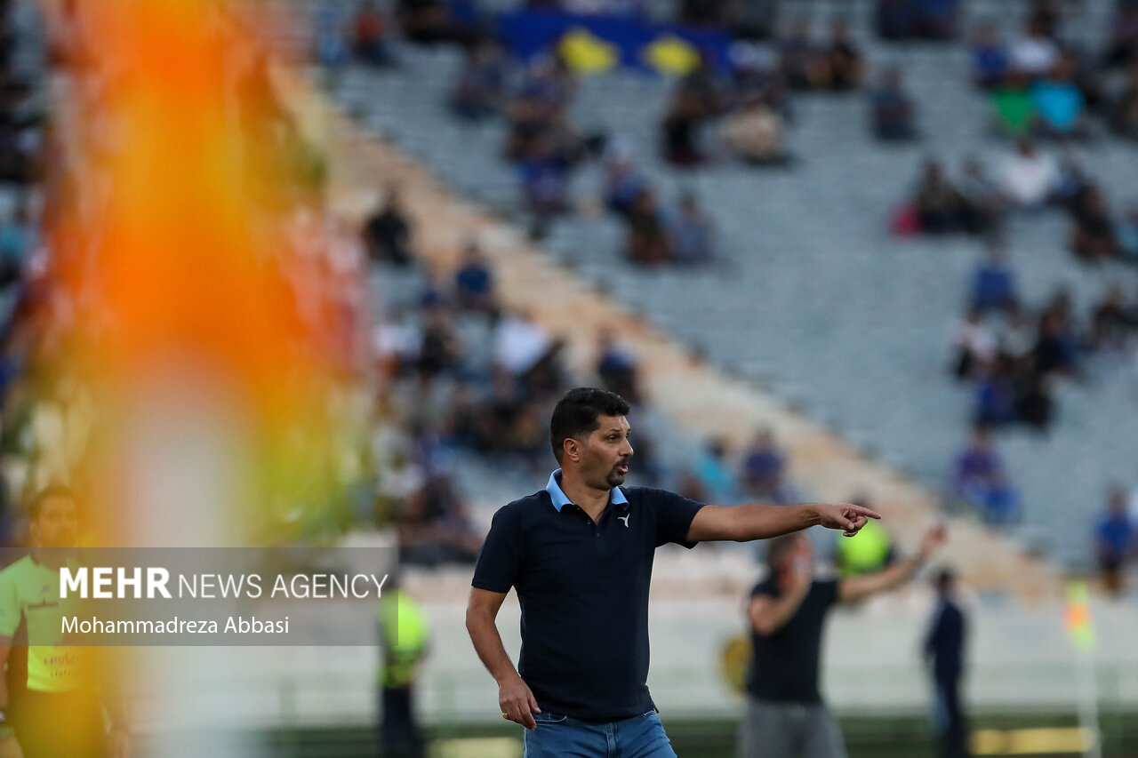 درهر شرایطی از بازیکنانم حمایت می کنم/پایین ترین سن آسیا را داریم