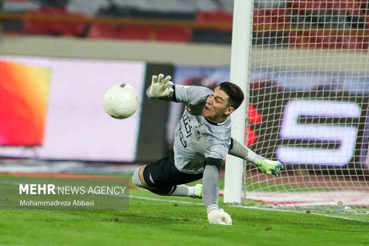 دروازهبان مد نظر استقلال تکلیفش برای فصل آینده را مشخص کرد