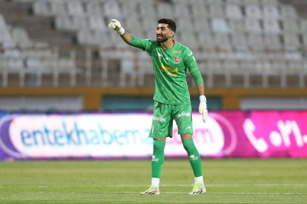 دروازهبان پرسپولیس یک عنوان را از دست داد/بیرانوند بدون دستکش شد
