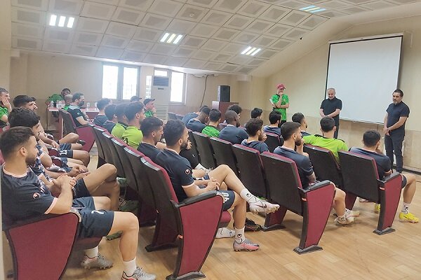 درویش مقابل معترضان پرسپولیس ایستاد/ حق دارید اما ناچاربودم!