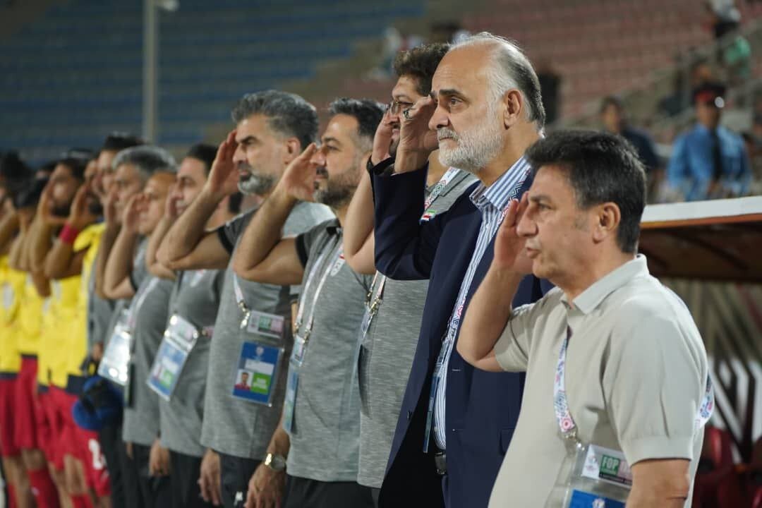 درگیری مربی تاجیکستان و دستیاران قلعه‌نویی؛ ماموران میانجیگری کردند