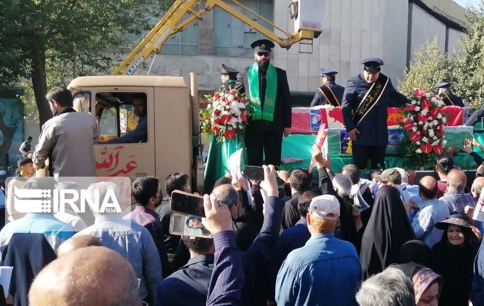دریادار سیاری : شکوه تشییع شهدای شاهچراغ(ع) بیانگر دشمن‌شناسی مردم است