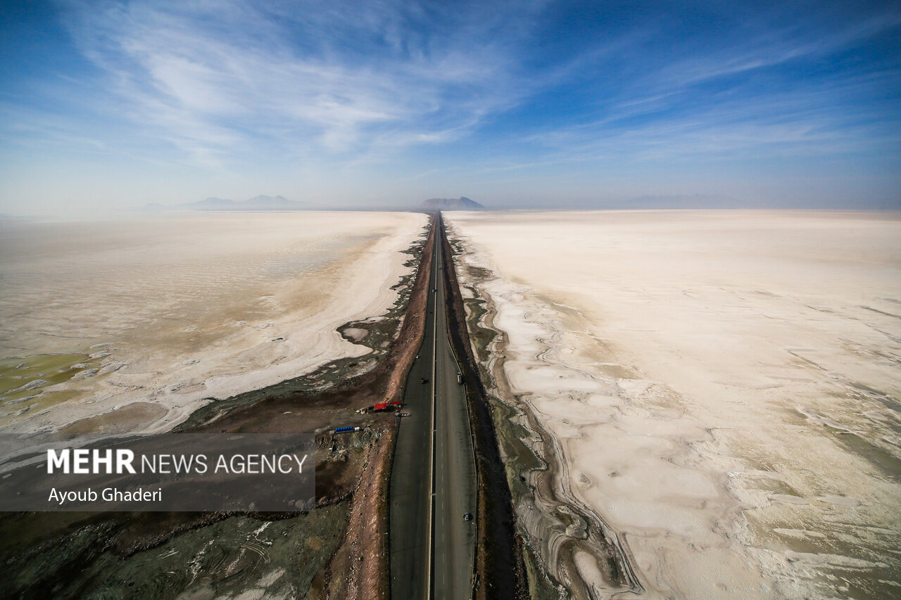 دریاچه ارومیه کمتر از ۴۰میلیون مترمکعب آب دارد؛ دولت ریالی بودجه نداد