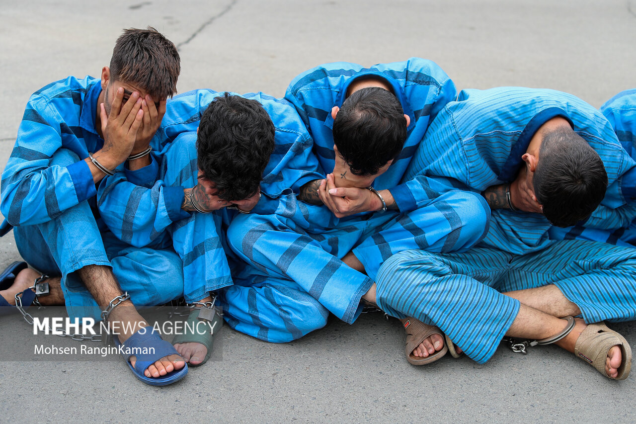 دستگیری ۴ سارق منزل در تعقیب و گریز پلیس در شهرک قدس