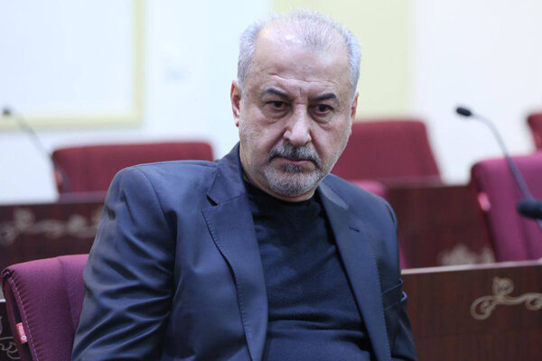 دسیسه نکنند بازهم قهرمان می شویم/ شاید باید در فوتبال انقلاب شود