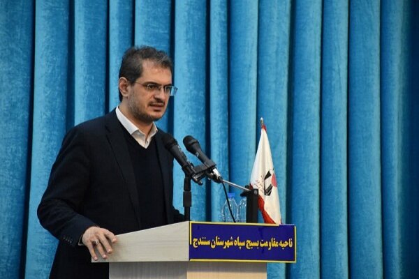 دشمن با جنگ رسانه ای به دنبال تحریف وقایع ماست