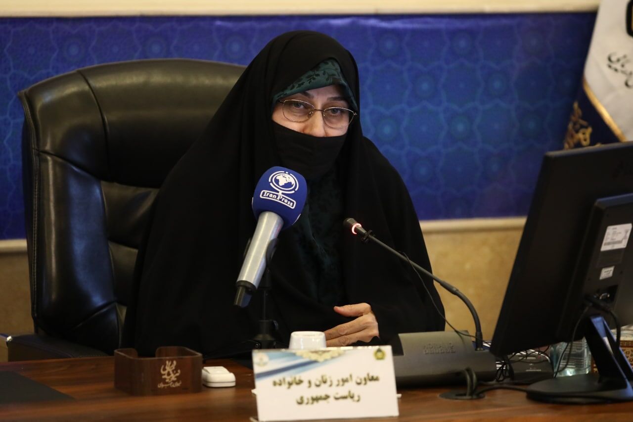 دشمن برای تغییر فضای خانوادهها برنامهریزی و تلاش جدی دارد