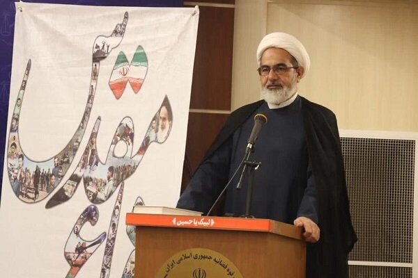 دفاع مقدس نشان داد که یک ملت با ایمان بر دشمن پیروز
میشود