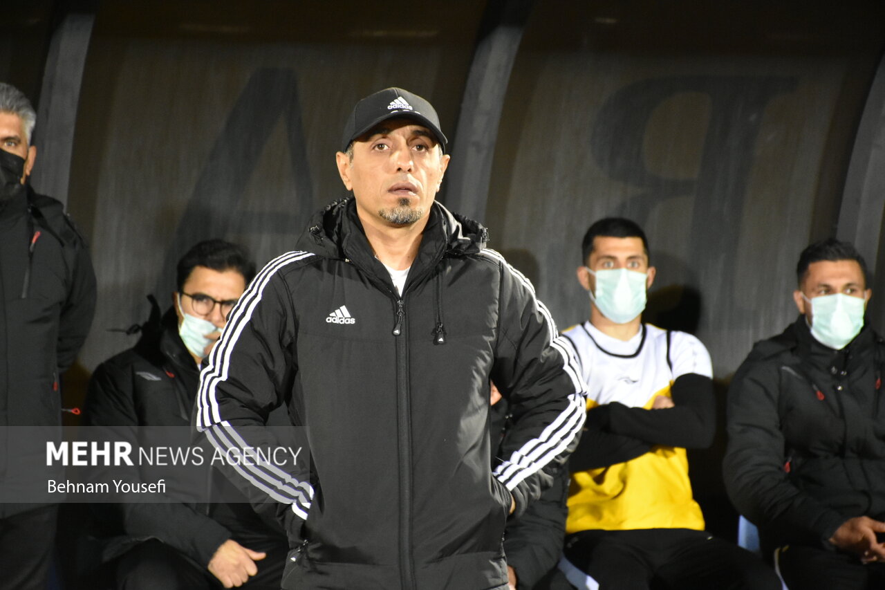 دفاع ۸ نفره و بازی فشرده ذوب آهن را پیش بینی میکردیم