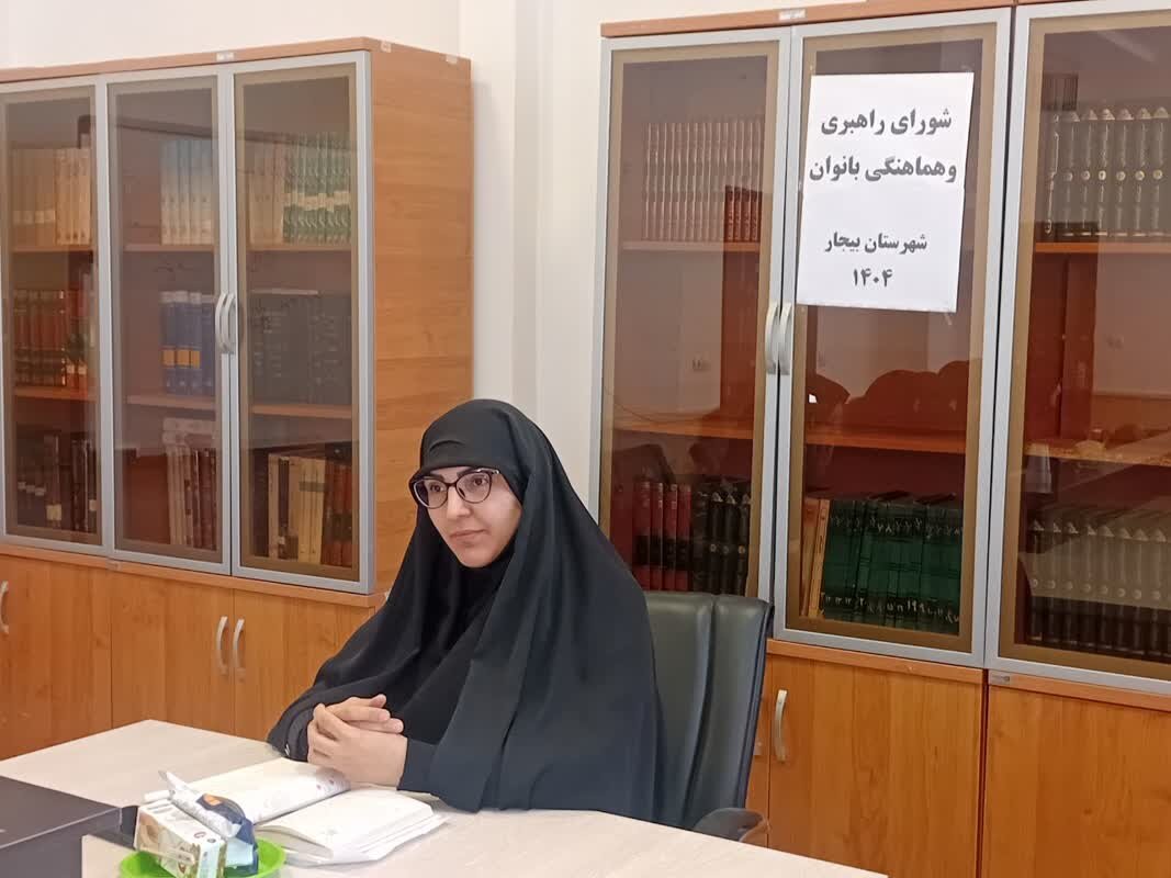 دهقان: بانوان در خط مقدم جهاد تبیین قرار دارند