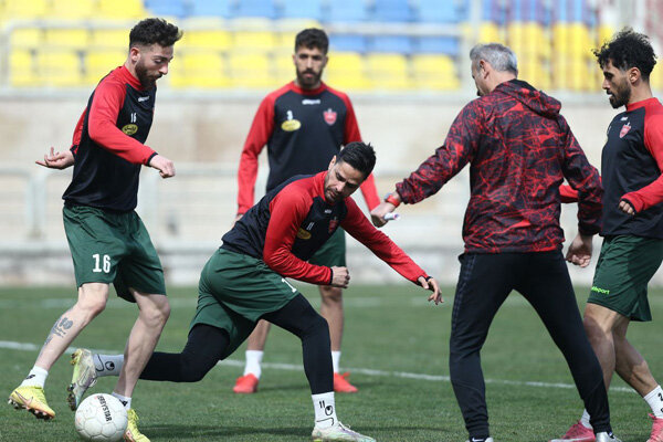 دو بازیکن پرسپولیس غایب دیدار با تراکتور/ جلسه فنیسرخپوشان