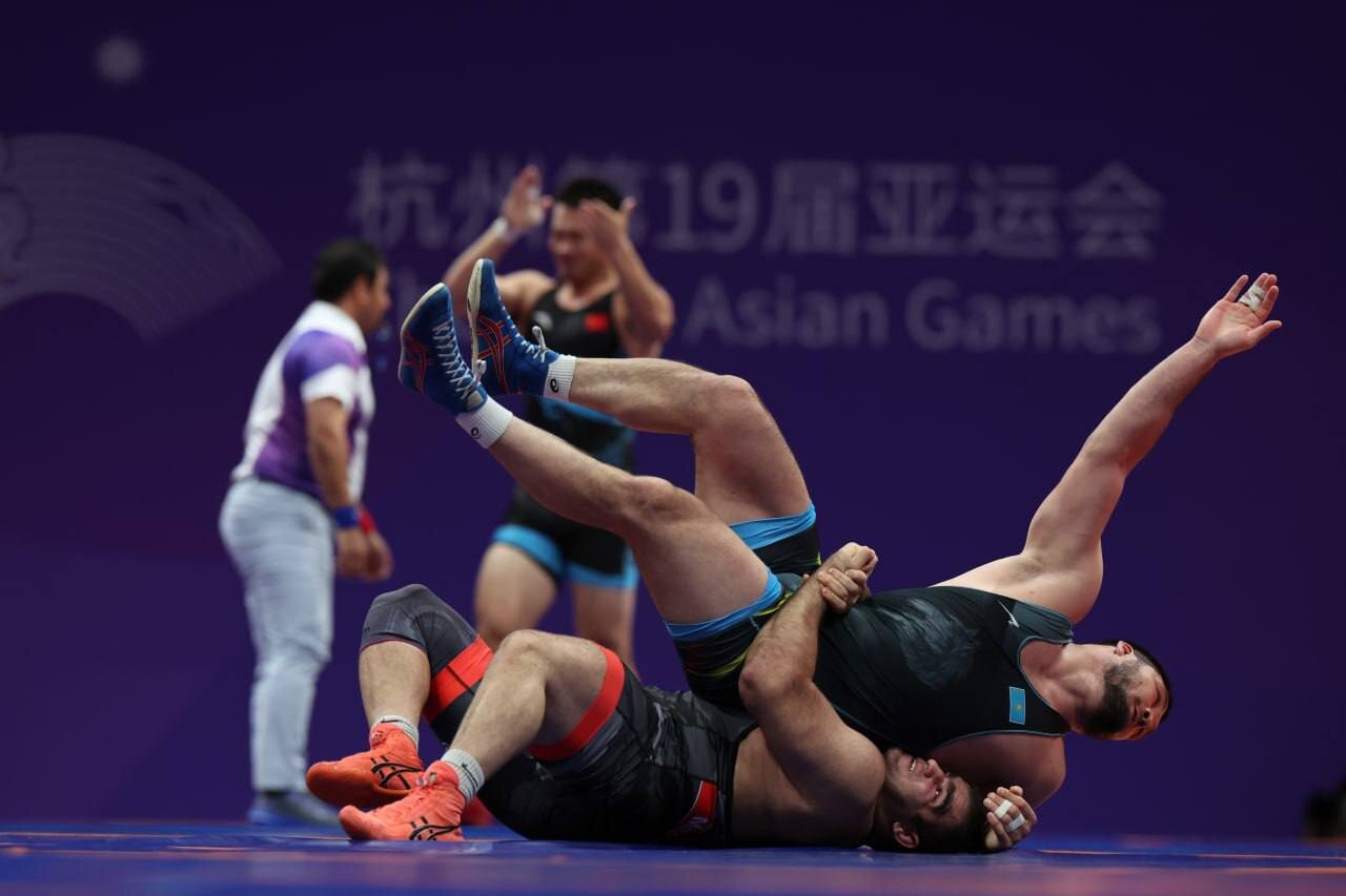 دو کشتیگیر ایران فینالیست شد/ ساروی و میرزازاده در یک قدمی طلا