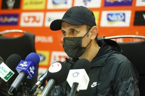 دورهمی بازی می کنیم تا فوتبال حرفه ای/ دیگر حق اشتباه نداریم