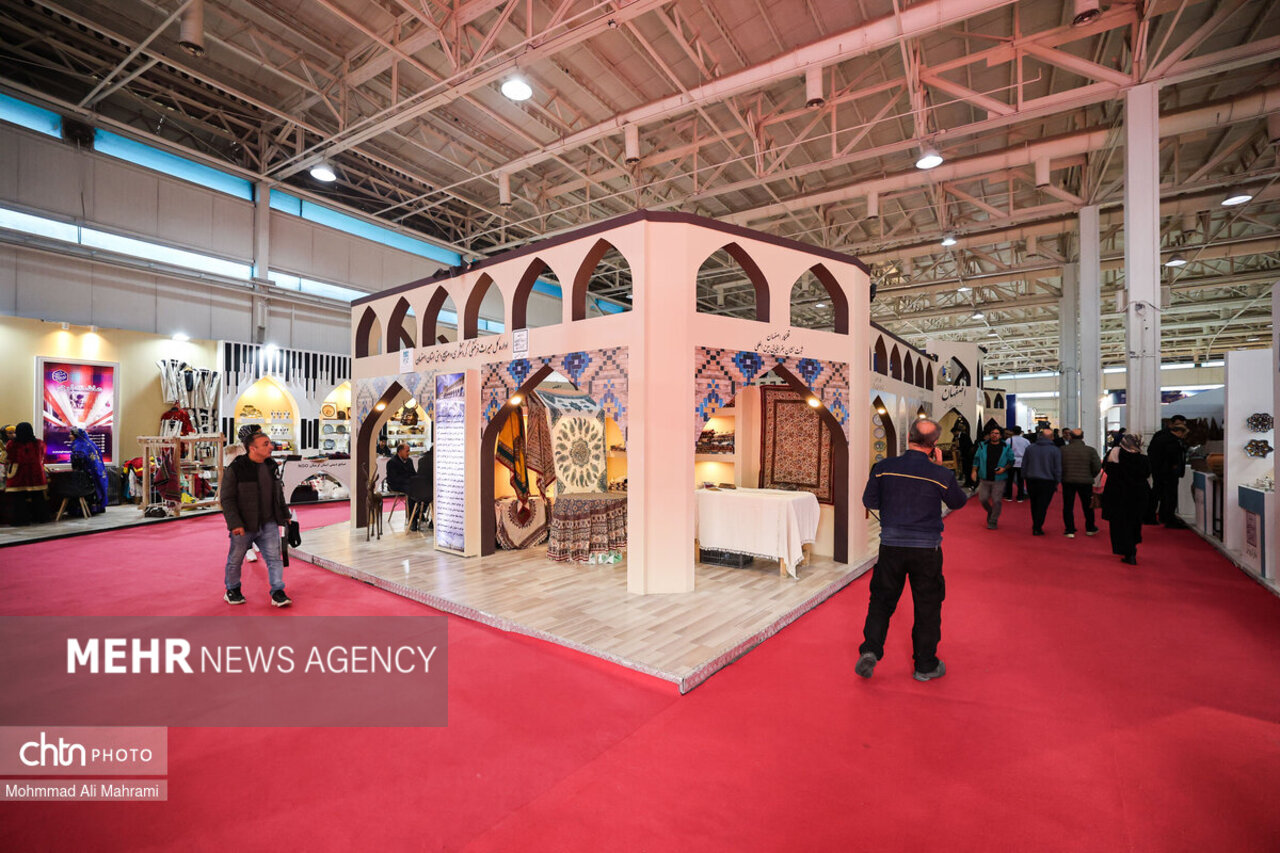 دولتیها به نمایشگاه صنایع دستی رفتند