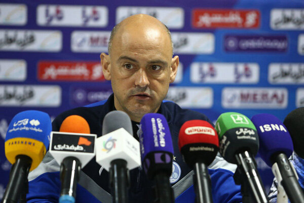 دیدار استقلال با گلگهر برای قهرمانی است/ اجازه بدهند کارکنیم