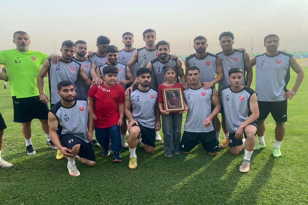 دیدار اعضای تیم فوتبال پرسپولیس با فرزندان هوادارفقید