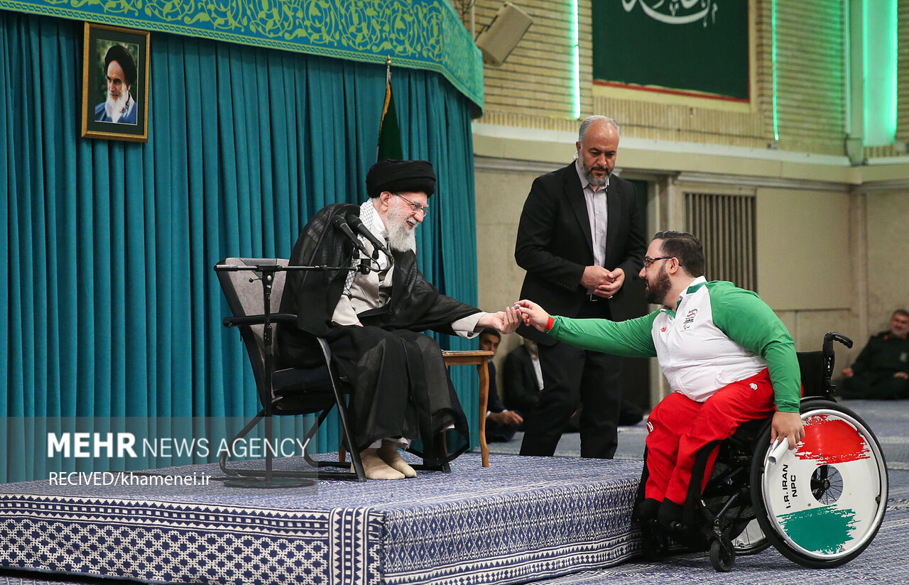 دیدار اعضای کاروان‌های اعزامی به المپیک و پارالمپک با رهبر
انقلاب
