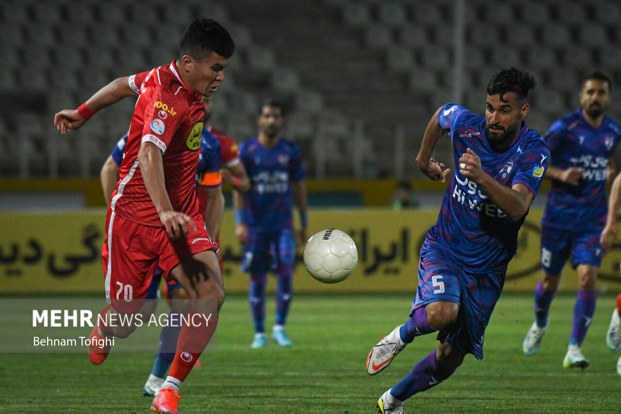 دیدار تیم های فوتبال هوادار و پرسپولیس تهران